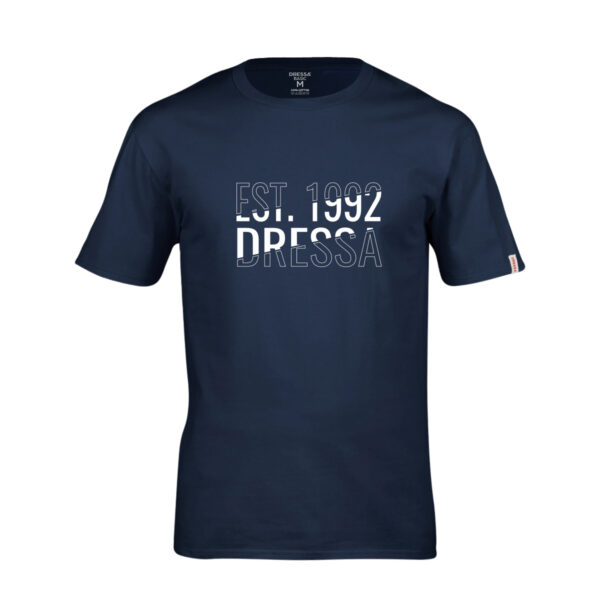 Dressa EST.1992 feliratos környakú rövid ujjú pamut póló - sötétkék-dc101338-7_magnastore
